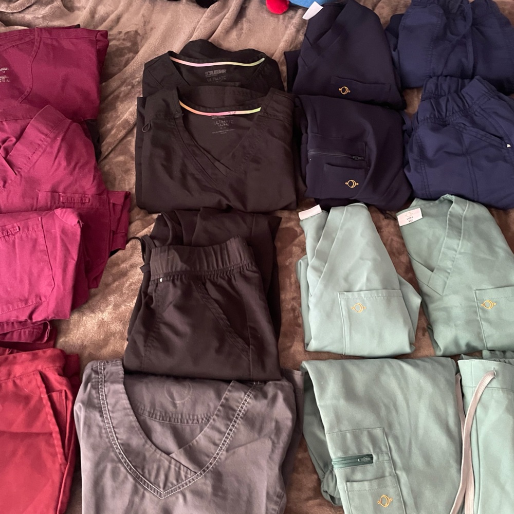 15 pairs of scrubs all xs/s